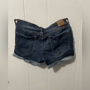 AE shorts sz 6